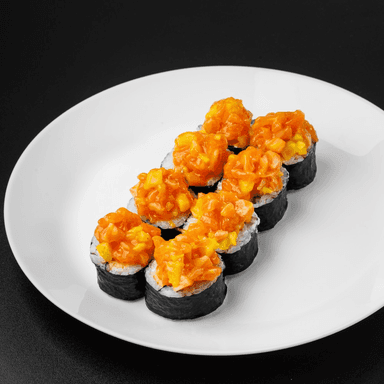 1059. Futomaki with salmon and mango sauce